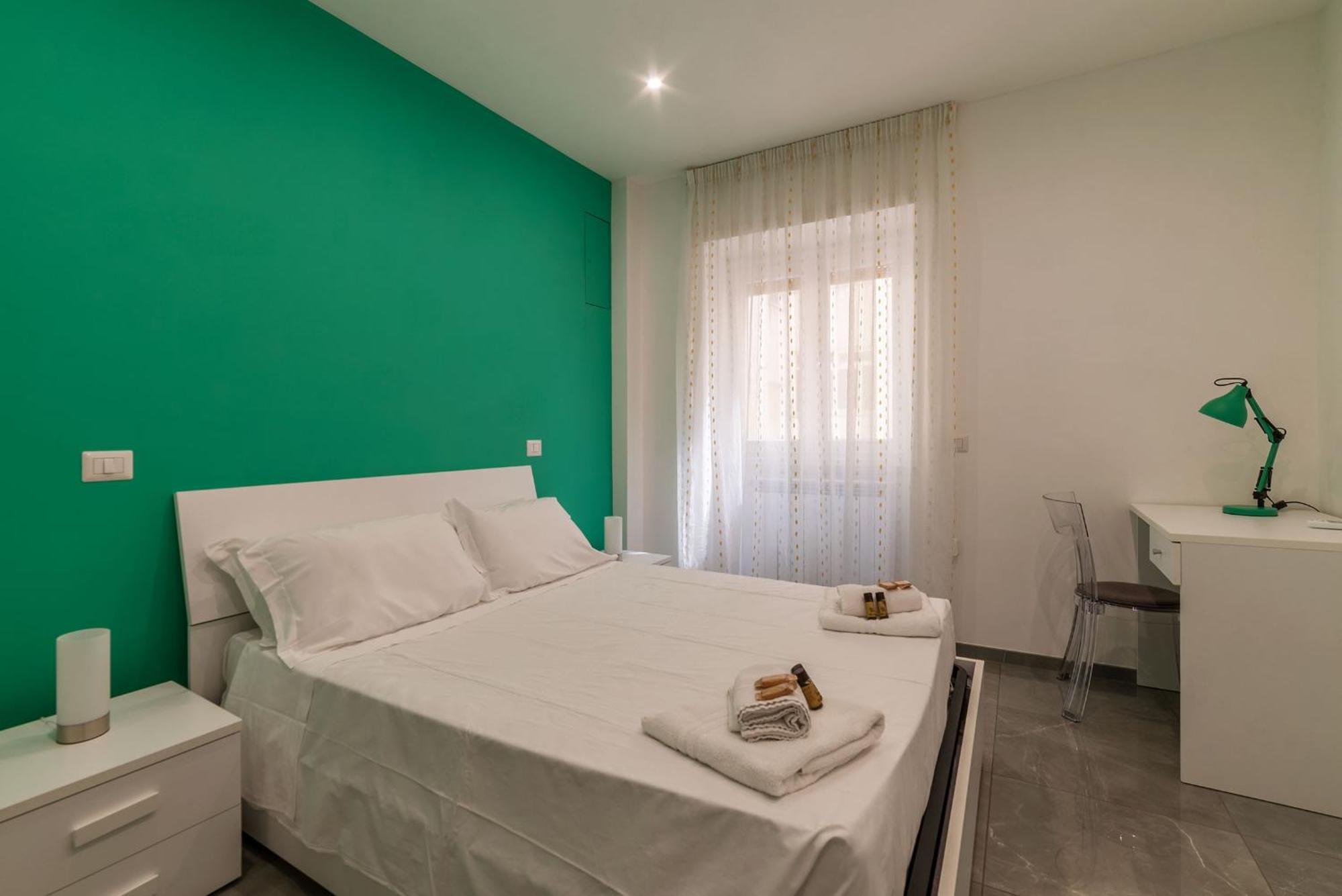 Апартаменты Joivy Delightful 3-Bed Flat With Balcony Рим Экстерьер фото