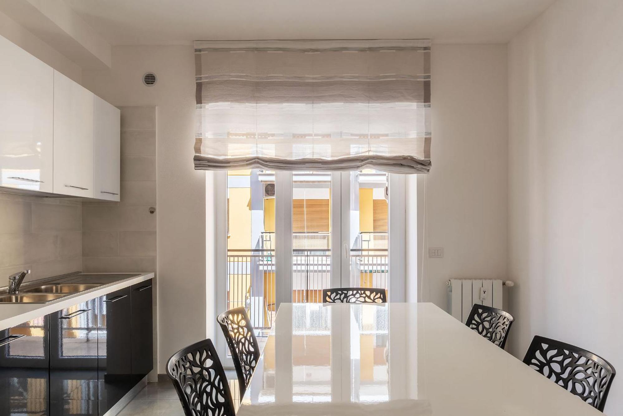 Апартаменты Joivy Delightful 3-Bed Flat With Balcony Рим Экстерьер фото