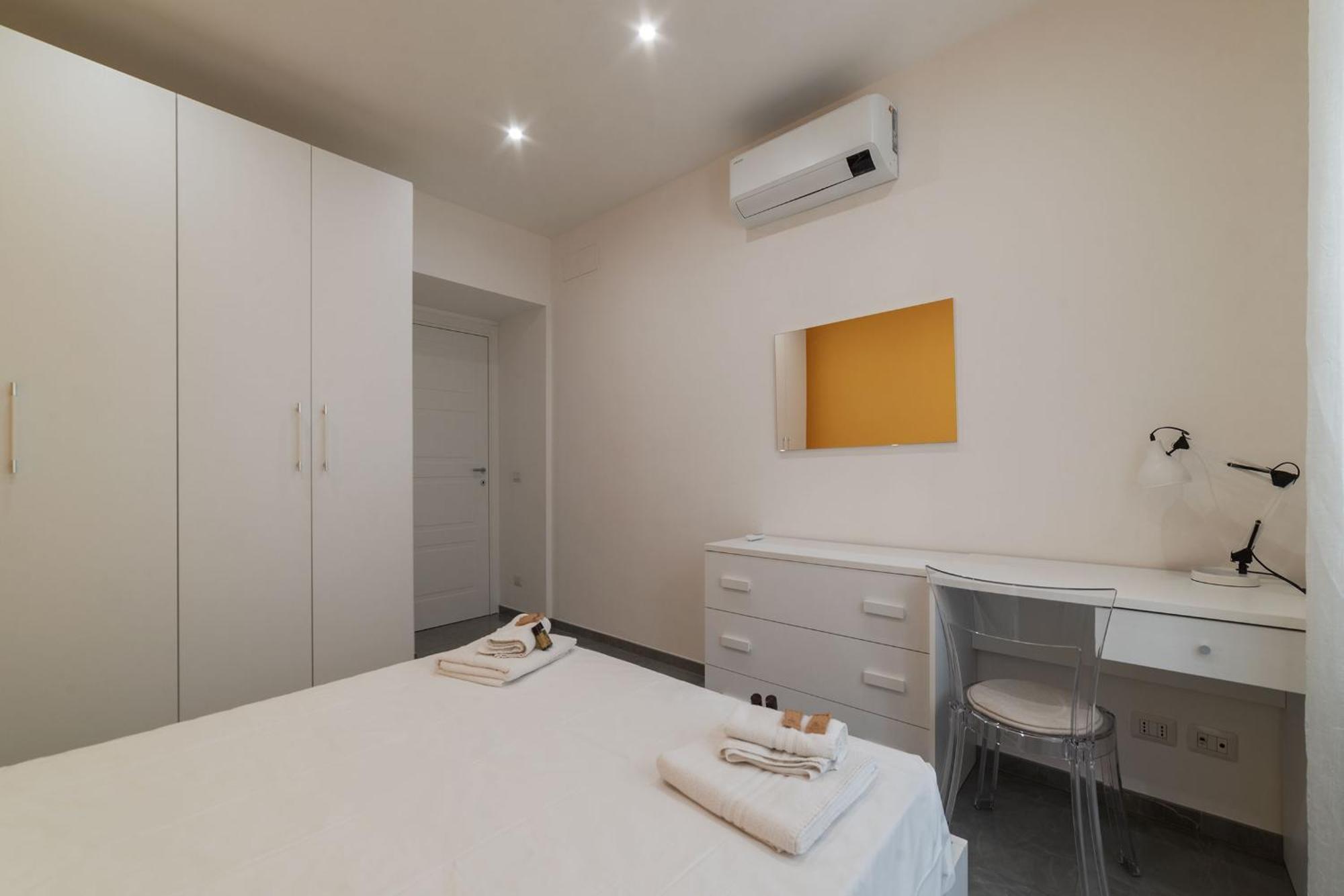 Апартаменты Joivy Delightful 3-Bed Flat With Balcony Рим Экстерьер фото