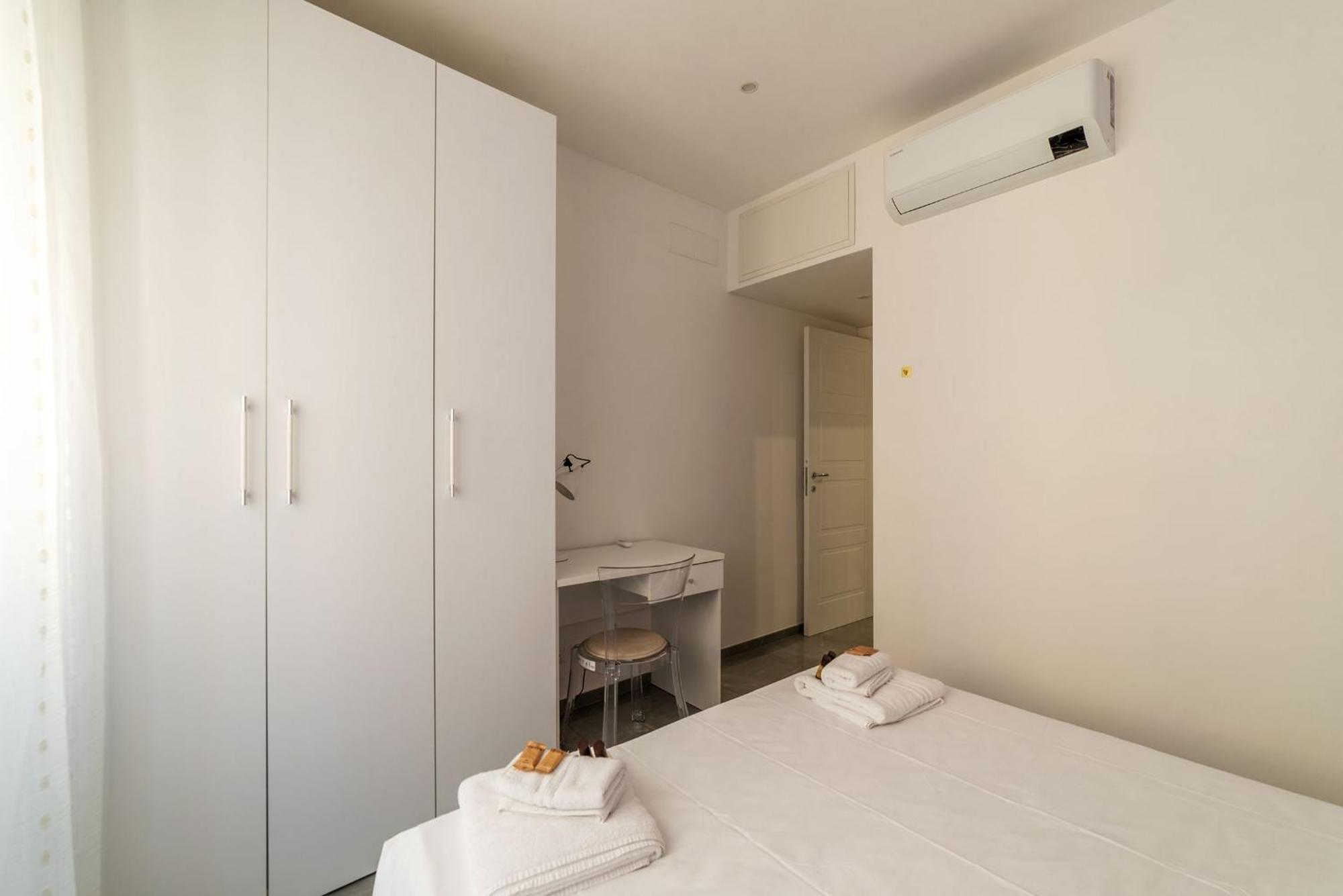 Апартаменты Joivy Delightful 3-Bed Flat With Balcony Рим Экстерьер фото