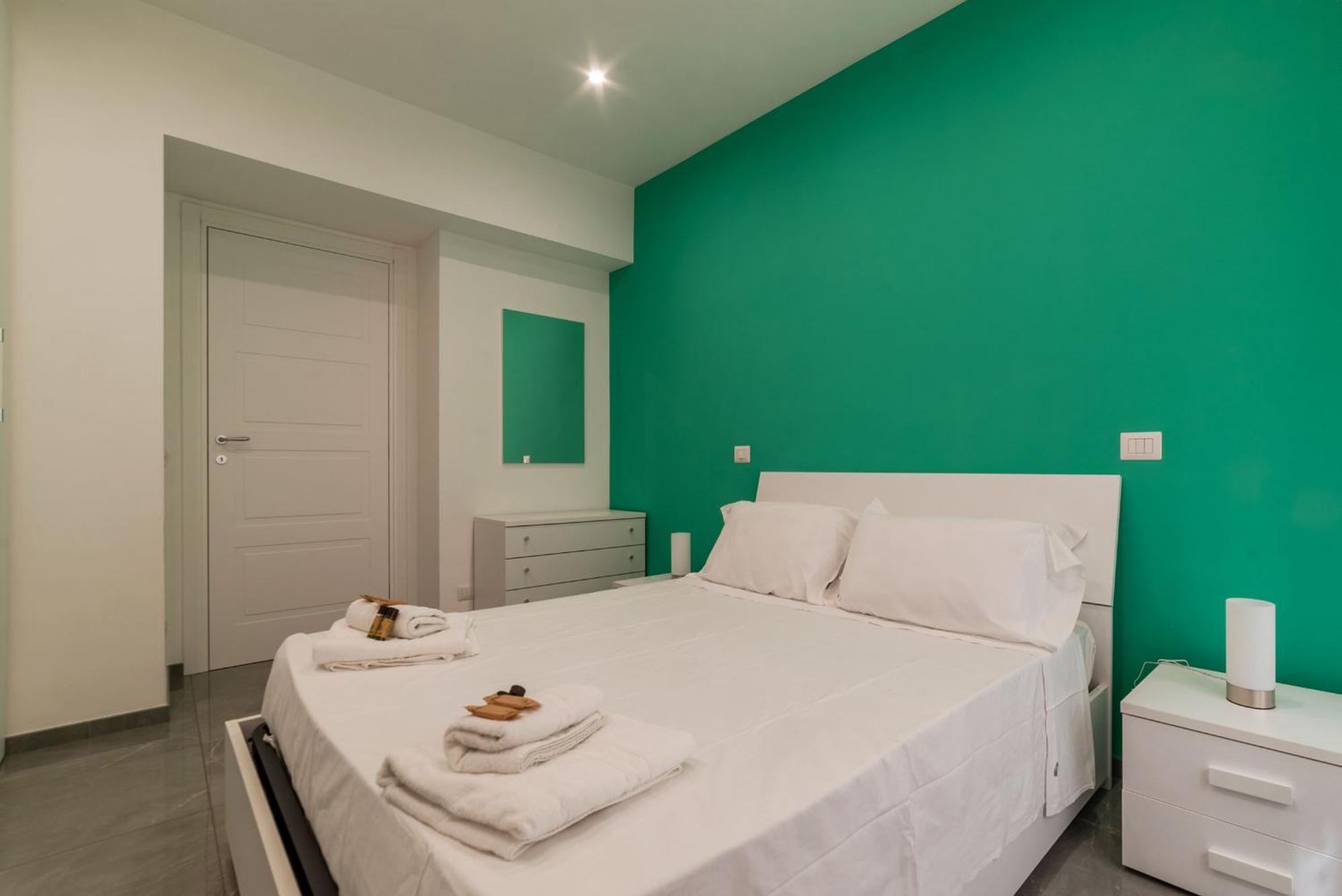 Апартаменты Joivy Delightful 3-Bed Flat With Balcony Рим Экстерьер фото